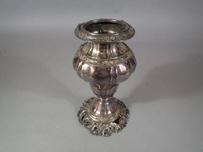 CAILAR BAYARD, vase en métal argenté à décor...