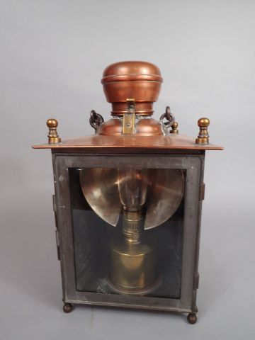 Lanterne en cuivre, laiton et fer pour les...