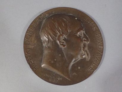 Médaille de table en bronze figurant le profil...