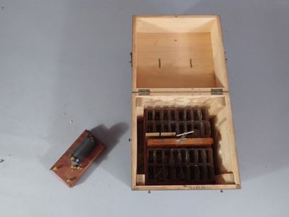 A.GAIFFE à Paris. Coffret en bois noir numéroté...