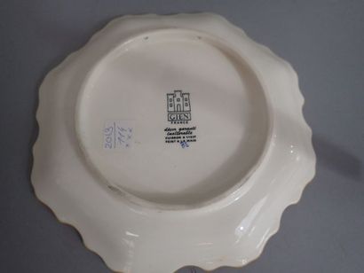 GIEN, Ensemble d'assiettes motif RENAISSANCE...