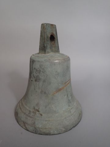 Edouard BIRON fondeur à Paris, cloche en...
