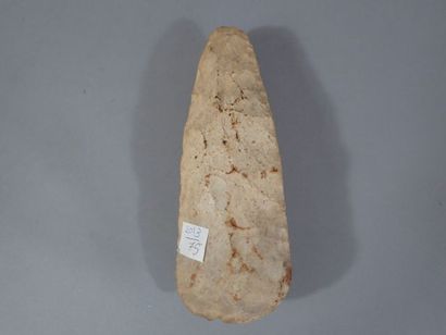 Hache taillée Néolithique, provenance Oise,...