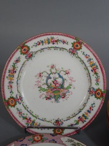 Minton et porcelaine anglaise. Assiettes...