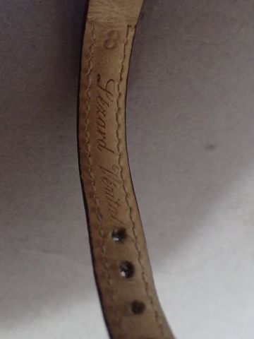 Montre de dame Omega. Boitier en or jaune...