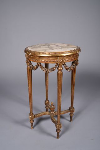 * Sellette ronde en bois sculpté stuqué et...