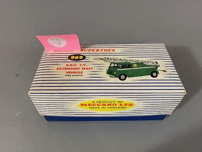 DINKY SUPERTOYS GB. Réf 969 B.B.C. T.V. extending...