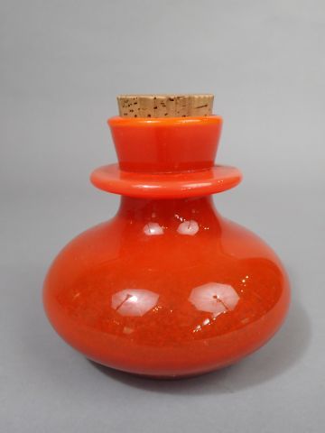 *Vase pot-pourri en verre teinté orange avec...