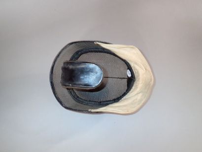 Casque d'escrime en métal grillagé, armature...