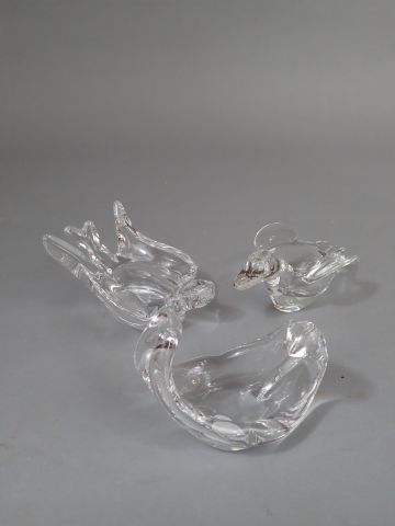 * Trois vide-poches en cristal. Canard de...
