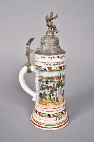 Chope du réserviste Metz, en porcelaine polychrome,...