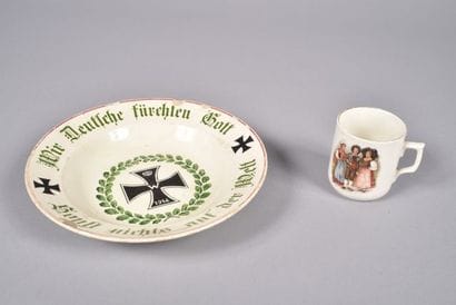 Tasse allemande en porcelaine Alsace-Lorraine....