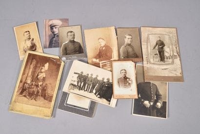 13 photographies allemandes, de la fin du...