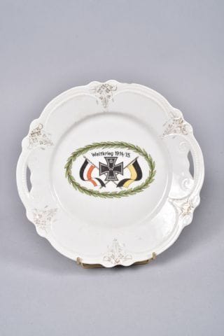 Allemagne. Assiette à gâteau en porcelaine...