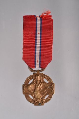 Tchécoslovaquie. Médaille de la Révolution...