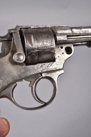 Revolver modèle 1873. Carcasse en acier présentant...