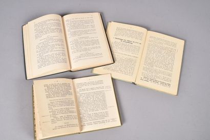 Trois livres en allemand. Un règlement pour...