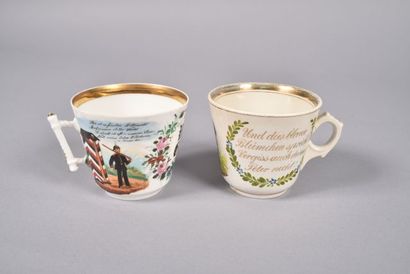 Deux tasses patriotiques. Une en porcelaine...