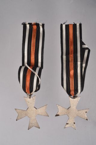 Allemagne. Ensemble d’une croix commémorative...