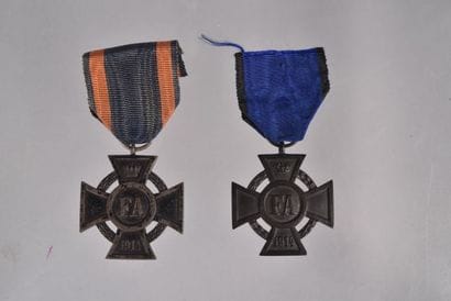 Oldenbourg. Ensemble de 2 croix de Friedrich...