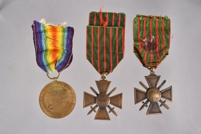 France. Ensemble de 3 décorations dont :...