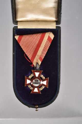 Autriche. Croix du mérite militaire, insigne...