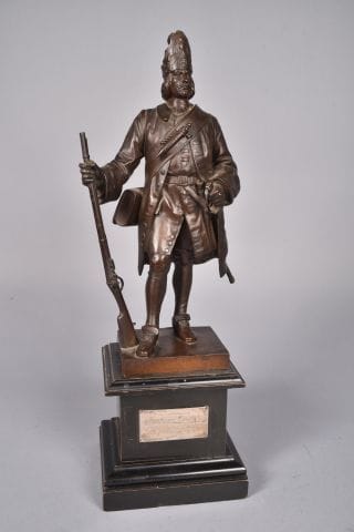« Grenadier prussien » grand bronze à patine...