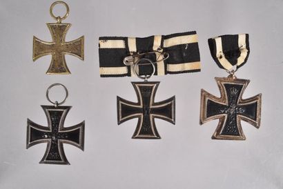 Prusse. Ensemble de 4 croix de fer dont :...