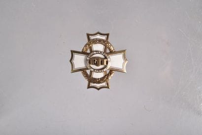 Autriche. Croix de guerre pour mérite civil,...