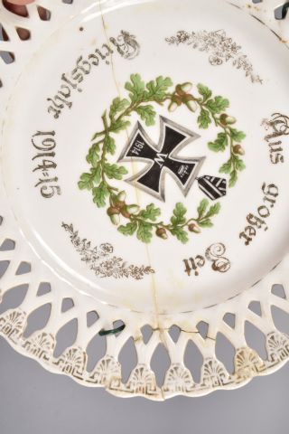 Trois porcelaines patriotiques allemandes...