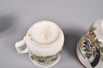Trois tasses allemandes en porcelaine à décor...