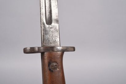 GB. Baïonnette modèle 1907, poignée à plaquette...
