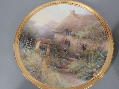 ROYAL DOULTON. Ensemble de 13 assiettes en...