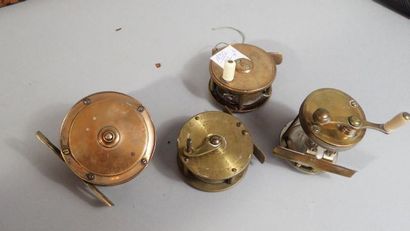 Ensemble d'éléments de pèche comprenant :...