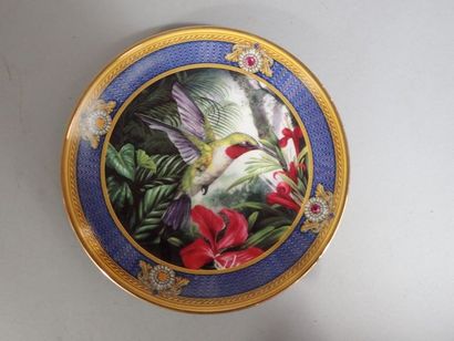 ROYAL DOULTON. Ensemble de 13 assiettes en...