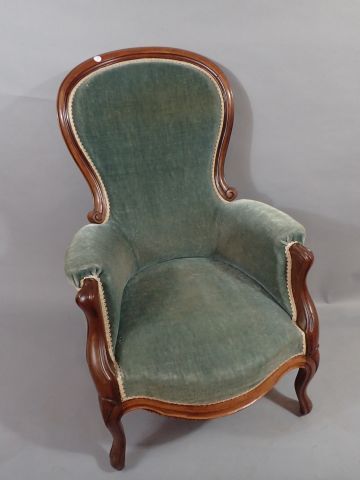 Fauteuil Voltaire en acajou mouluré. XIXe...