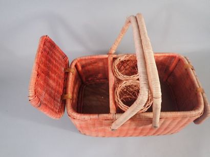 Panier à pique-nique en osier tressé teinté...