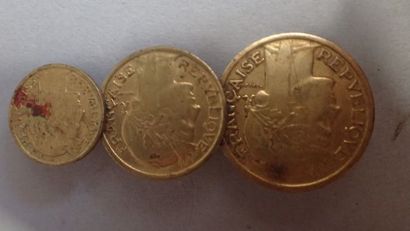 Pince à billet en argent centré d'une pièce...