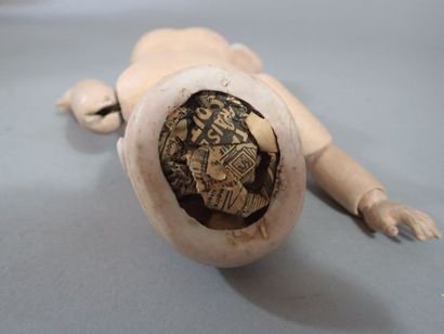 Poupée S.F.B.J. Tête en porcelaine. Marquage...