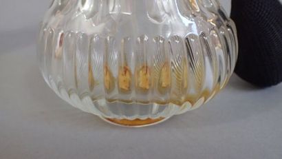 Deux vaporisateurs à parfum, un modèle Marcel...