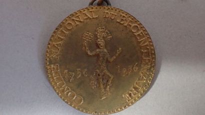 Ensemble de médailles de table : médaille...