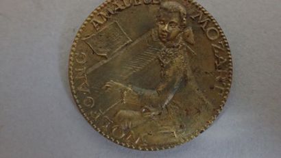 Ensemble de médailles de table : médaille...