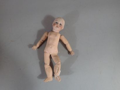 Poupée S.F.B.J. Tête en porcelaine. Marquage...