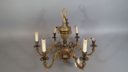 Important lustre en bronze doré éclairant...