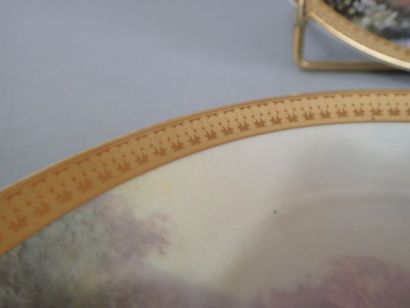ROYAL DOULTON. Ensemble de 13 assiettes en...