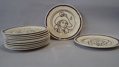 MBFA Pornic, douze assiettes à dessert en...