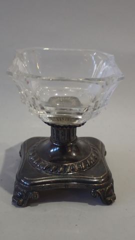 Monture de moutardier en argent à décor de...