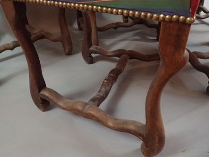 Ensemble de 5 chaises en bois à piétement...