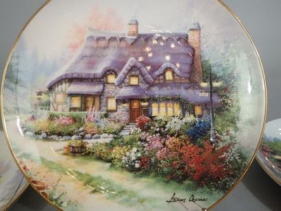 ROYAL DOULTON. Ensemble de 13 assiettes en...