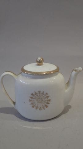 Petit service à thé en porcelaine patriotique...